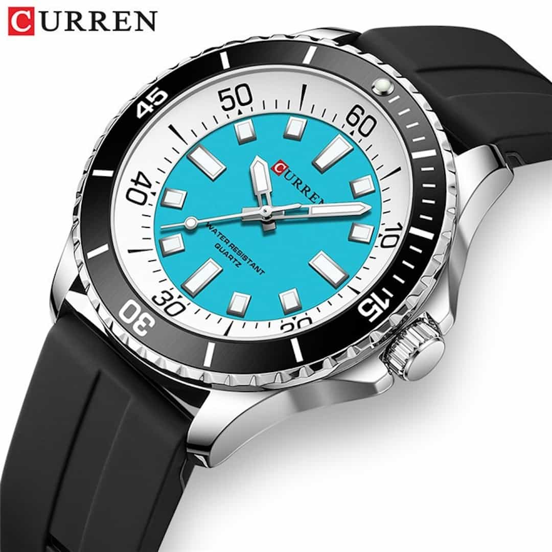 Krupni plan muškog ručnog sata Curren Explorer Aqua Blue s fokusom na detalje brojčanika i lunete.