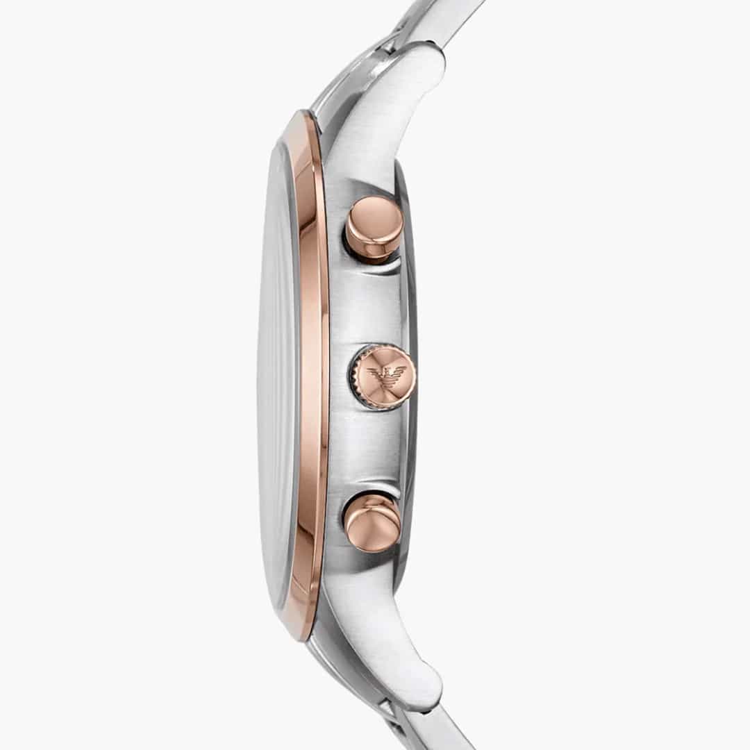 Bočni prikaz sata Emporio Armani AR80025 s kronografskim tipkama.
