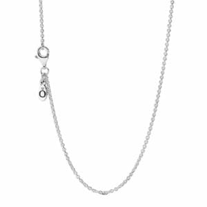 Detalj srebrne ogrlice Pandora Moments 590412-90 s opružnom kopčom i Pandora privjeskom.