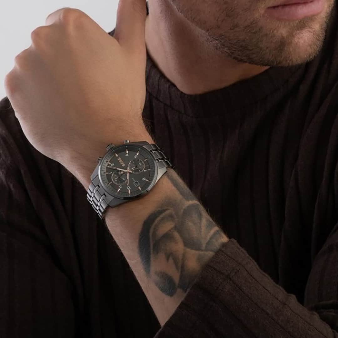 Muški ručni sat Hugo Boss Skytraveller 1514153 na zapešću